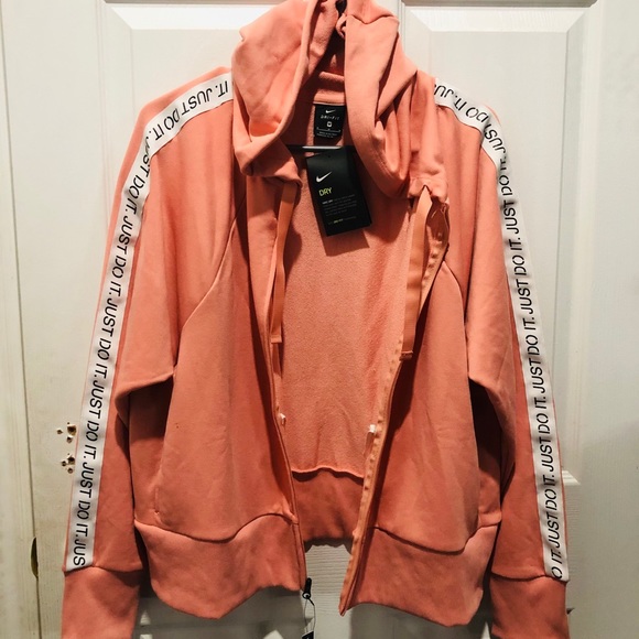 (Sold out)NIKE brand Women’s light jacket. - Picture 2 of 6
